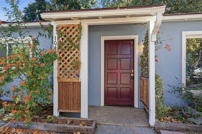 Foto del edificio - 1047 Riverton Dr