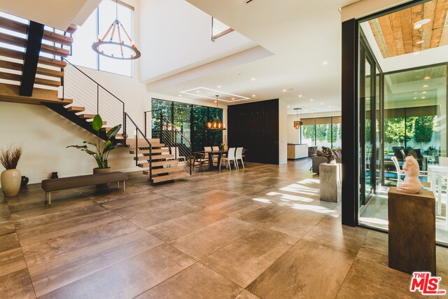 Foto del edificio - 622 S Sycamore Ave