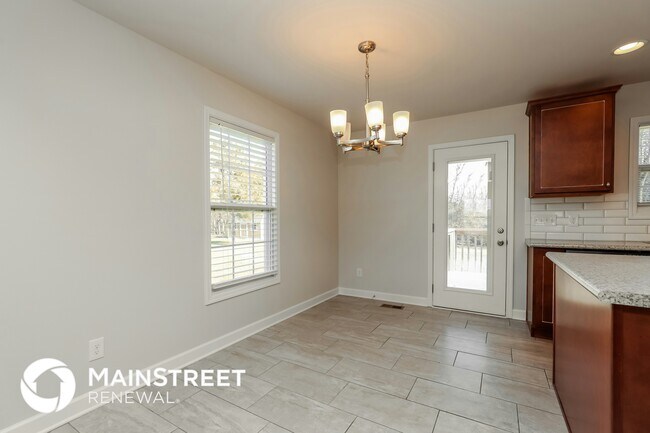 Foto del edificio - 460 Heatherwood Dr