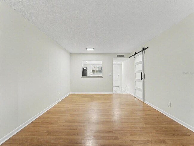 Foto del edificio - 6314 Newtown Cir