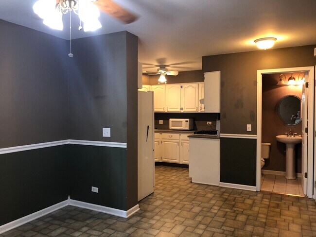 Foto del edificio - 872 N Shady Oaks Dr
