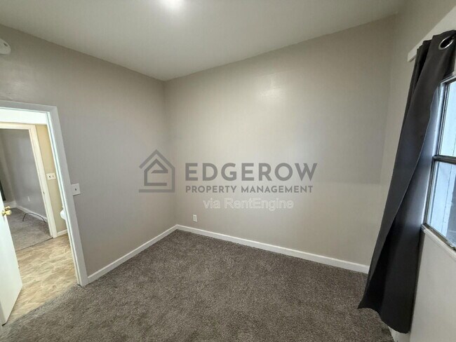 Foto del edificio - 136 Centennial St