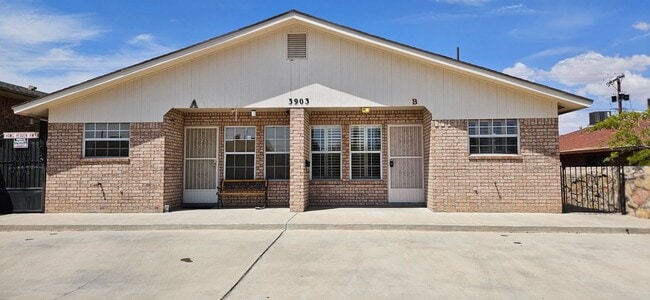 Foto del edificio - 3903 Van Buren Ave