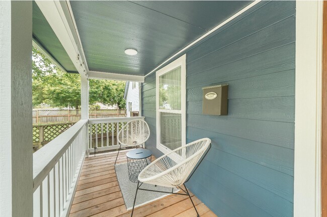 Photo - Charming Downtown Vancouver Bungalow House