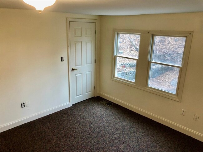 Building Photo - 44 Smith St