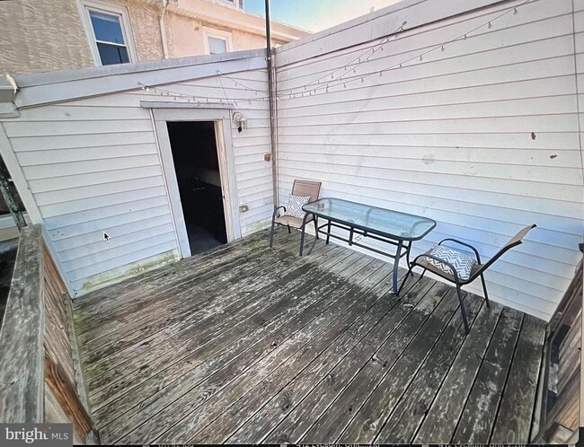 Building Photo - 412 Lyceum Ave