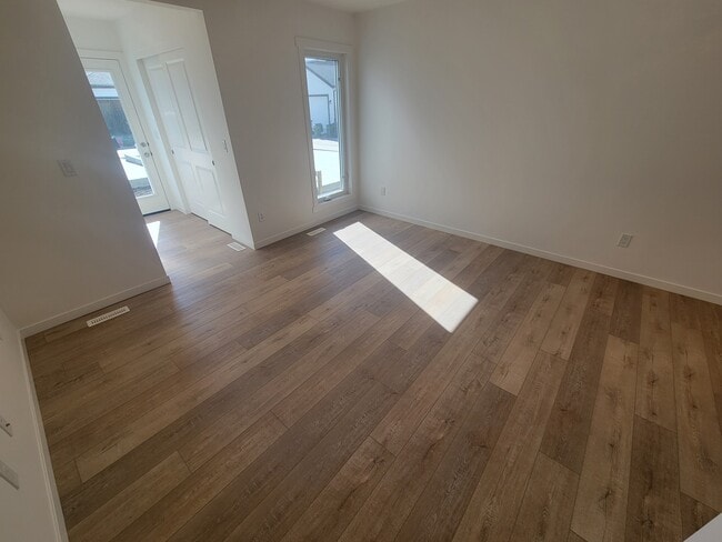 Building Photo - 2023-2210 210 St NW