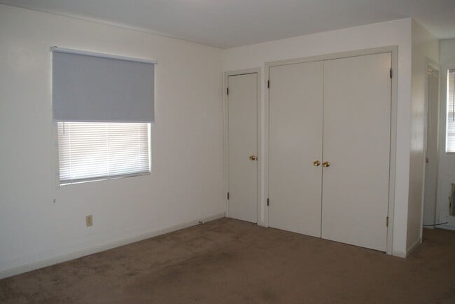Building Photo - 207 Highview Ave