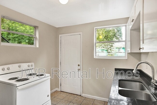 Foto del edificio - 1530 W 21st St