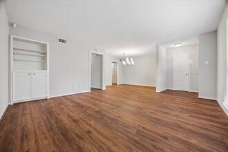 Building Photo - 14201 Misty Meadow Ln
