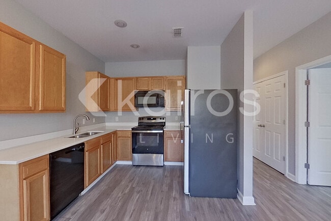 Building Photo - 10101 W 20th St