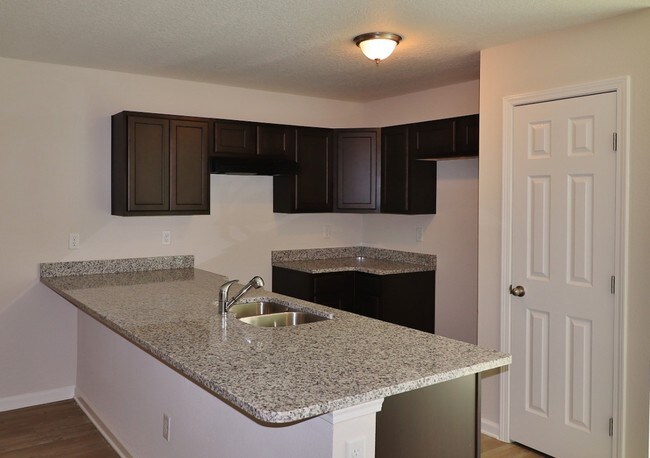 Foto del edificio - 6783 Lake Mist Ln