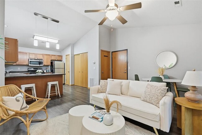 Foto del edificio - New Listing - 2 Bedroom, 2 Bath Condo in North Liberty