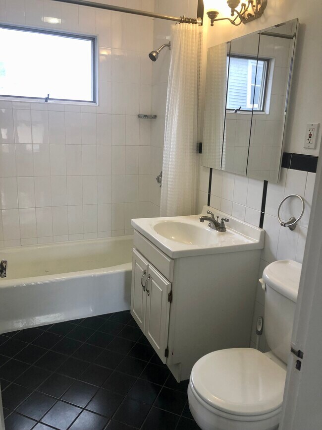 Bath on 1st lev - 99 Highland Ave