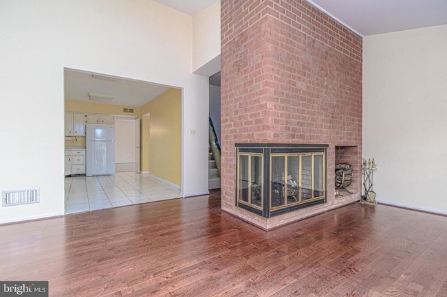 Building Photo - 205 Deer Fox Ln