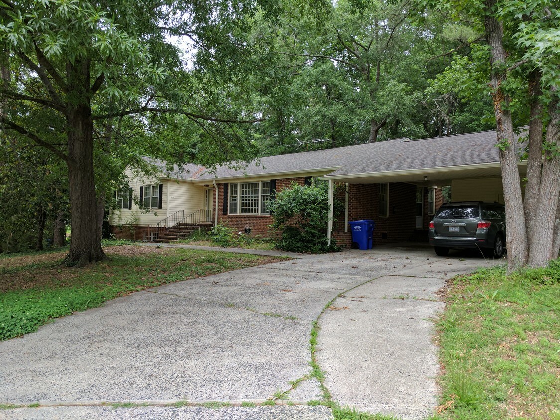 411 Holly Ln, Chapel Hill, NC 27517 Condo for Rent in Chapel Hill, NC