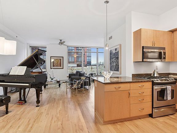 Foto del edificio - 215 10th Ave S