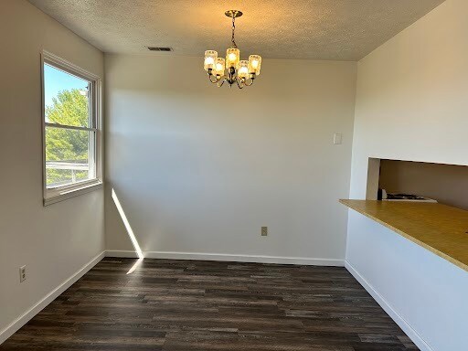 Building Photo - 623 Lovers Ln