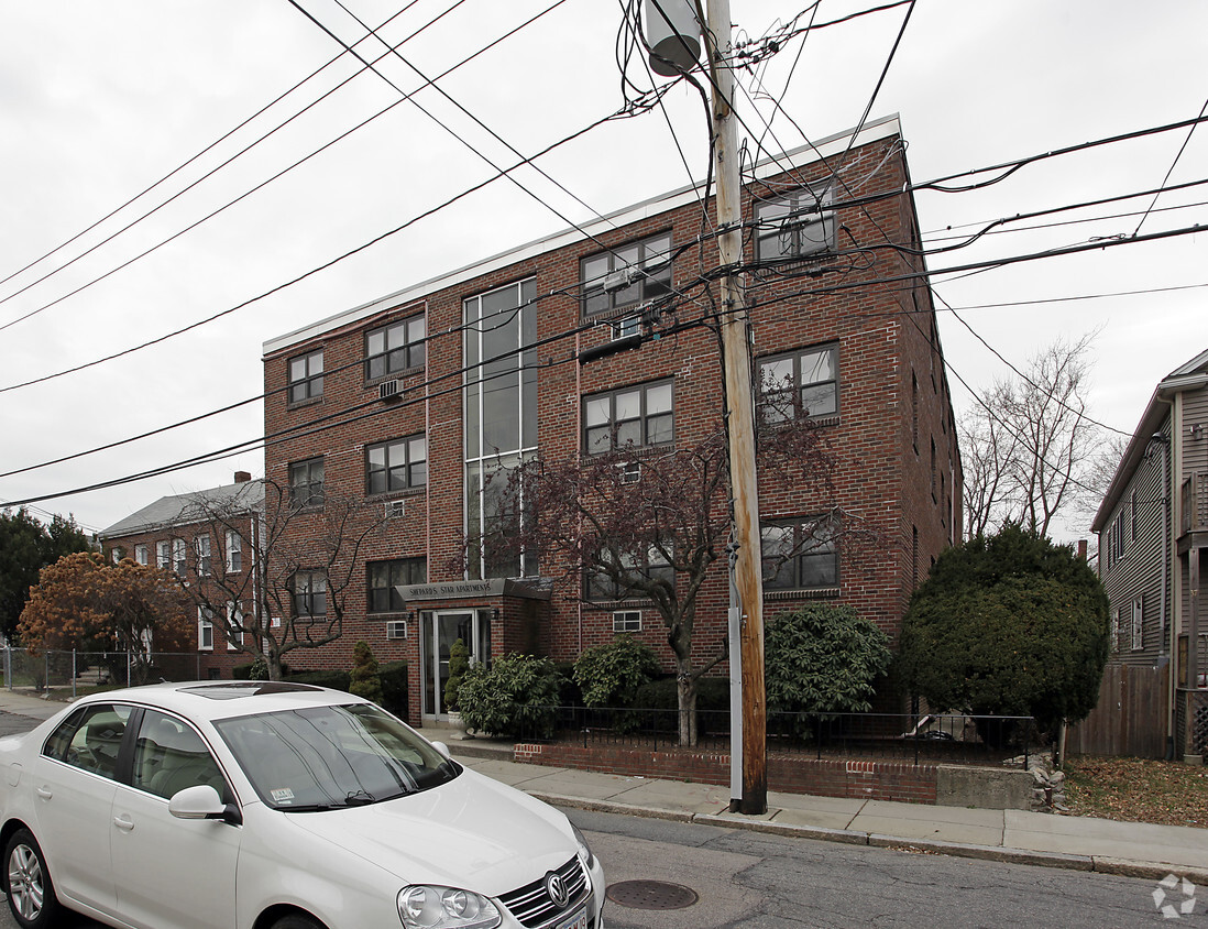 Building Photo - 39 Shepard St