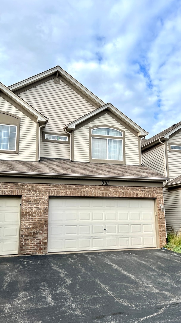 Building Photo - 983 Park Hill Cir