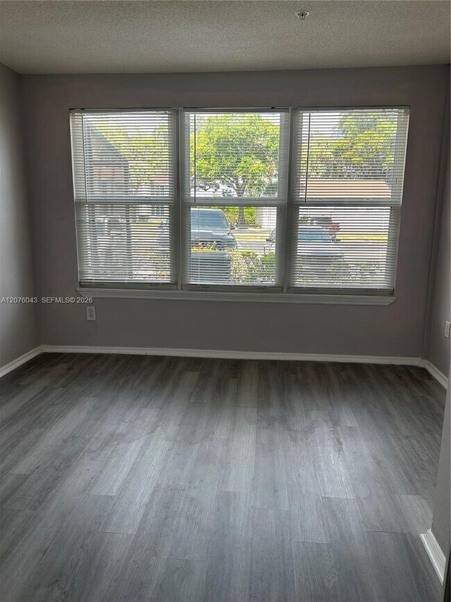 Foto del edificio - 2311 N Congress Ave