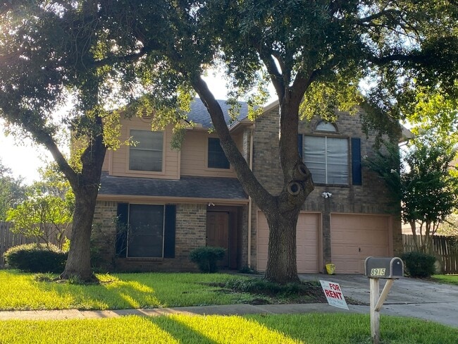 Foto del edificio - 8915 Weyburn Grove Dr