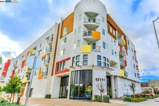 Foto del edificio - 42111 Osgood Rd