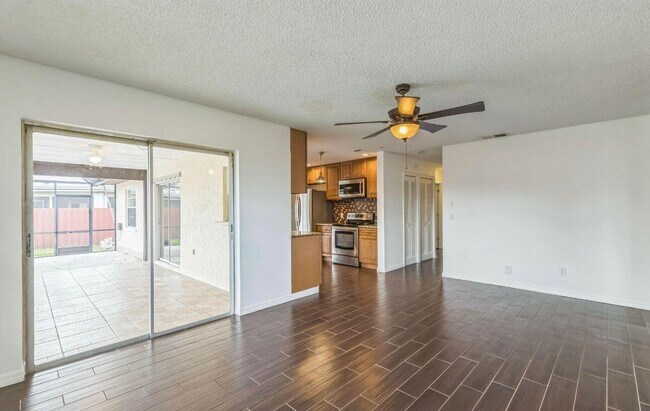 Foto del edificio - 643 SE Preston Ln