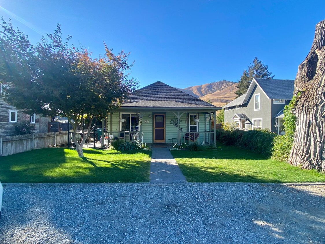 Primary Photo - Cozy 2-Bedroom Home for Rent in Chelan, WA!