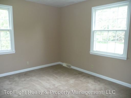 Building Photo - 310 Chateauroux Dr