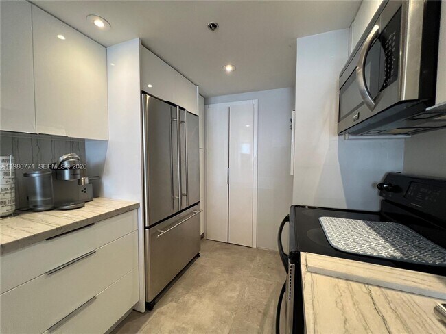 Foto del edificio - 1717 N Bayshore Dr