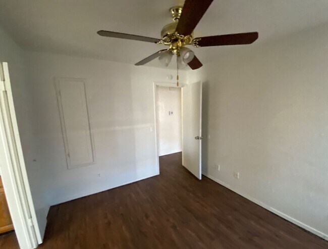 Building Photo - 2 Bed/1 Bath Condo on Penn near Quail Springs