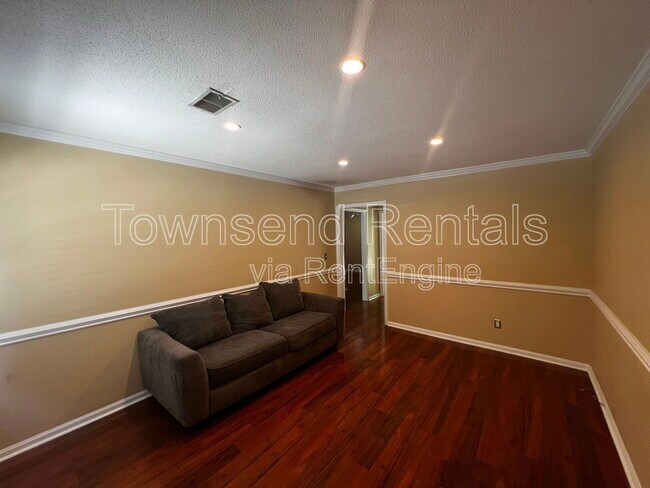 Foto del edificio - 202 Woodside Ave