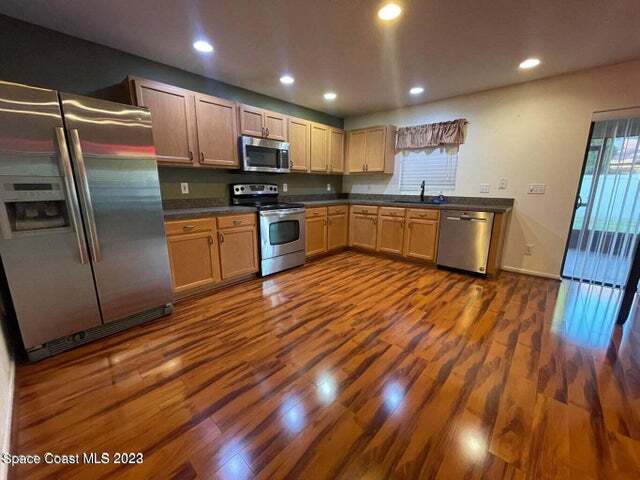 Foto del edificio - 730 Parnell Ave