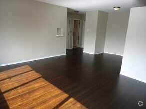 Building Photo - 321 Agnes St