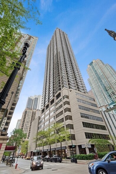 Building Photo - 30 E Huron St