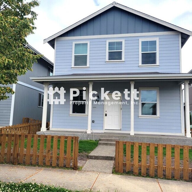 Foto del edificio - 4 Bedroom West Bremerton Home