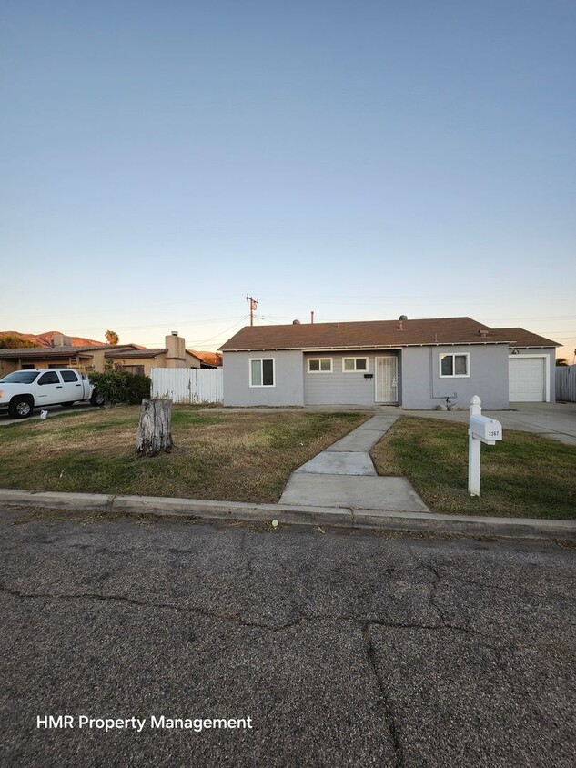 Primary Photo - Beautiful remodel 3 bed 2 bath house