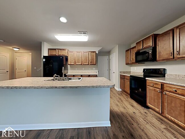 Building Photo - 330 Reed Way