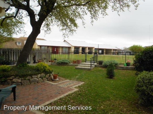 Building Photo - 3 br, 2.5 bath House - 408 Summit Circle