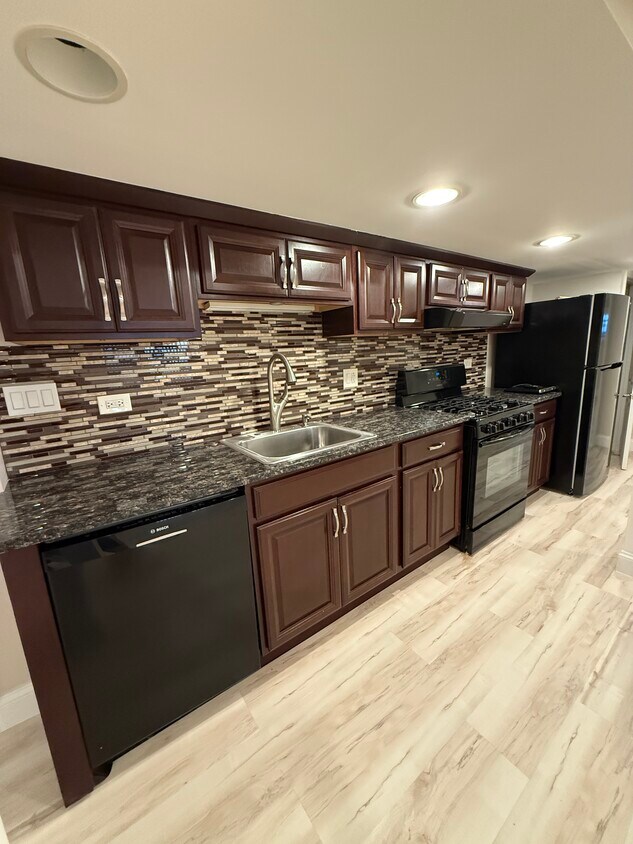 Foto principal - 5105 N Washtenaw Ave
