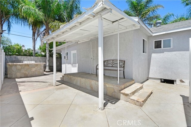 Building Photo - 10722 Wells Ave