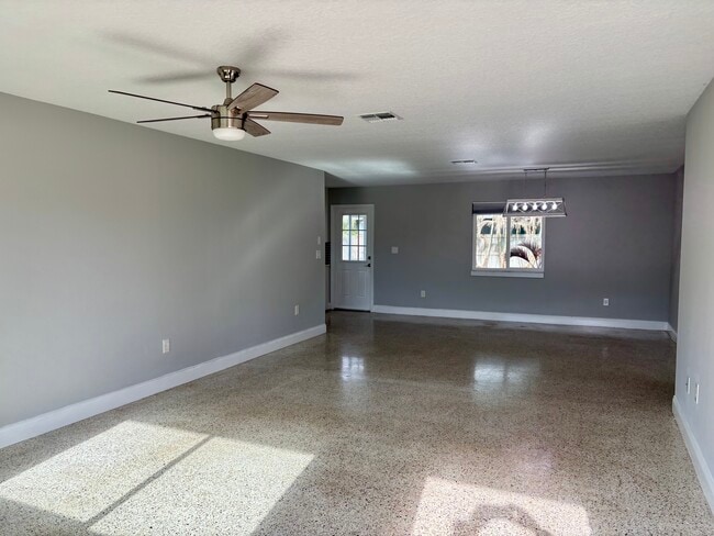 Building Photo - 2050 Neptune Rd