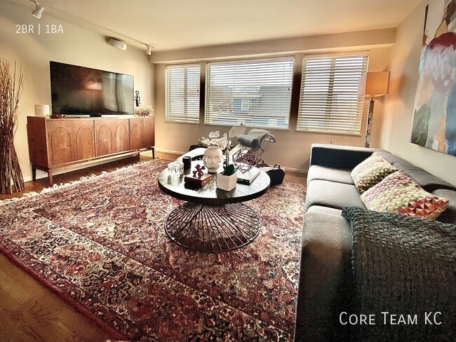Foto del edificio - 1020 W 44th St