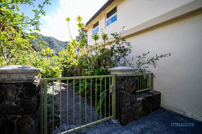 Foto del edificio - $4600 2bd/3ba Single Family Home in Nuuanu