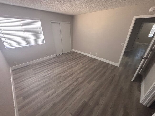 Foto del edificio - Newly Renovated Two Bedroom Condo