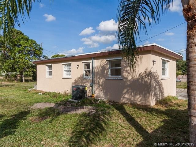 Foto del edificio - 4433 SW 52nd St