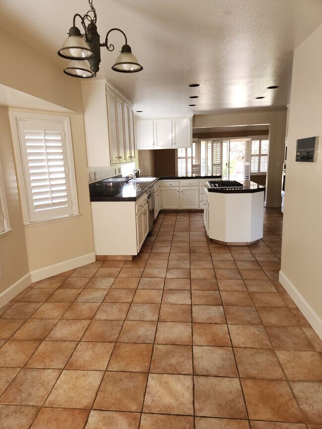 Foto del edificio - Lovely 4 bedrooms, 3 bathrooms in Windsor