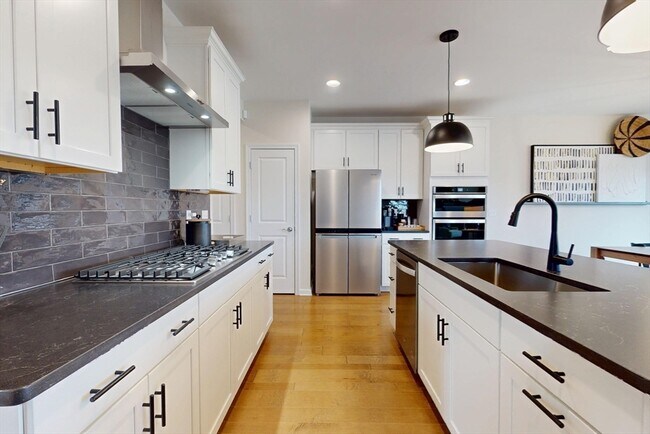 Foto del edificio - 129 Cold Brk Dr