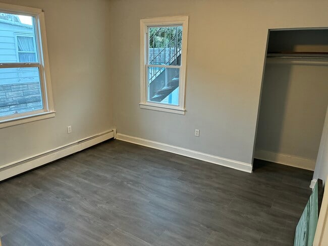 Foto del edificio - 722 Woodlawn Ave